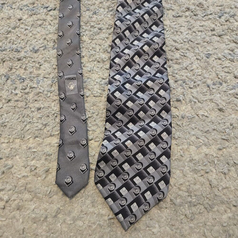 Gianni Versace Medusa Head  Silk Tie  Made In Italy